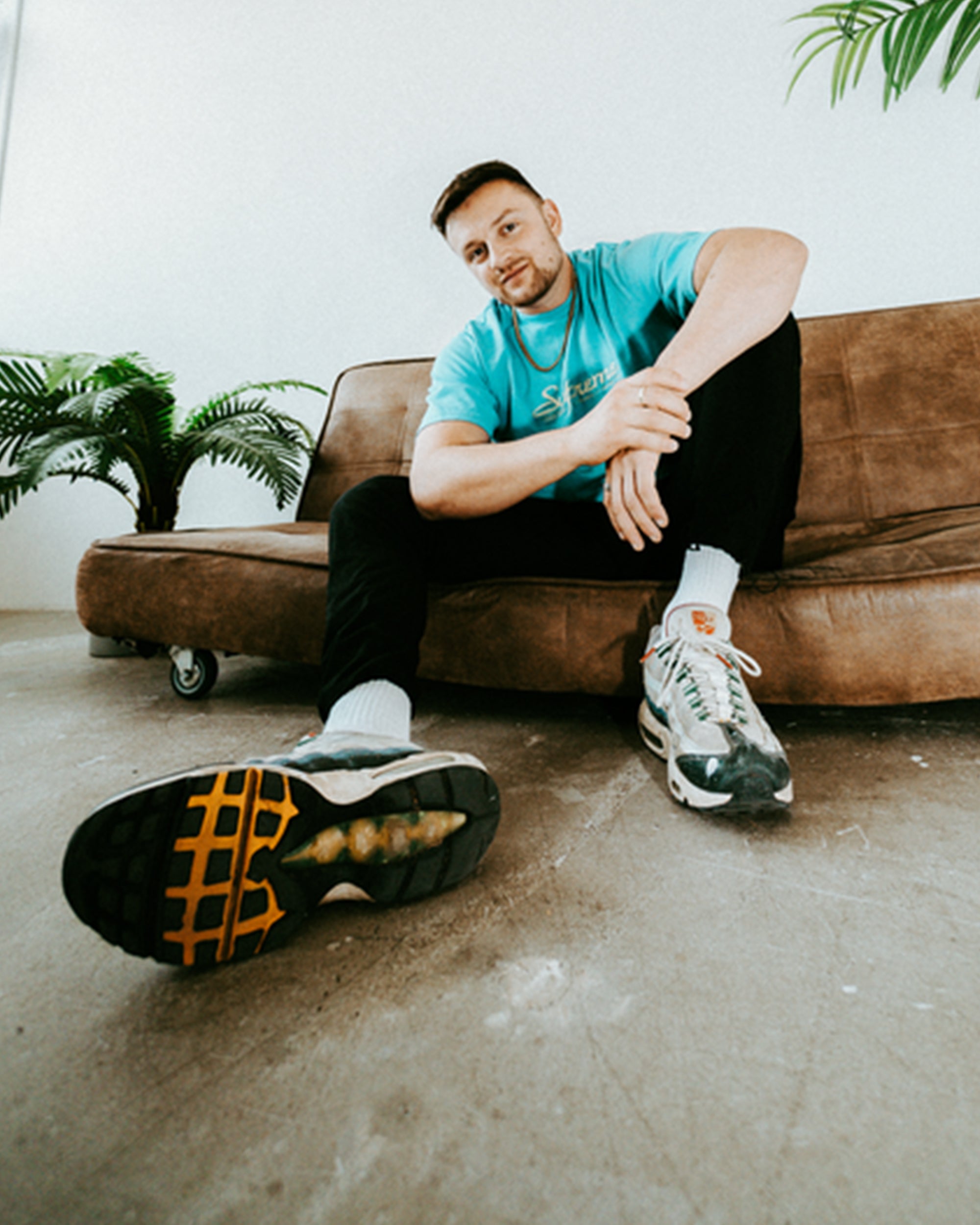 Press photo for UNGLUED